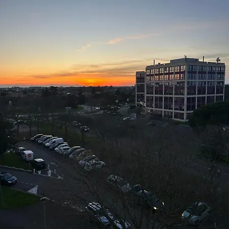 Proche Du Metro Et Universite *