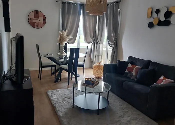 아파트 Proche Du Metro Et Universite