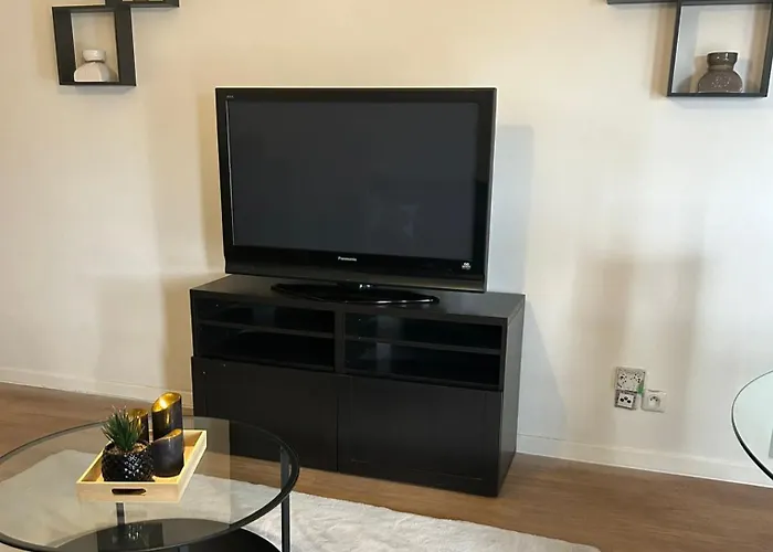 Proche Du Metro Et Universite *