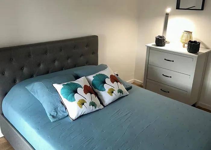 Proche Du Metro Et Universite Апартаменты