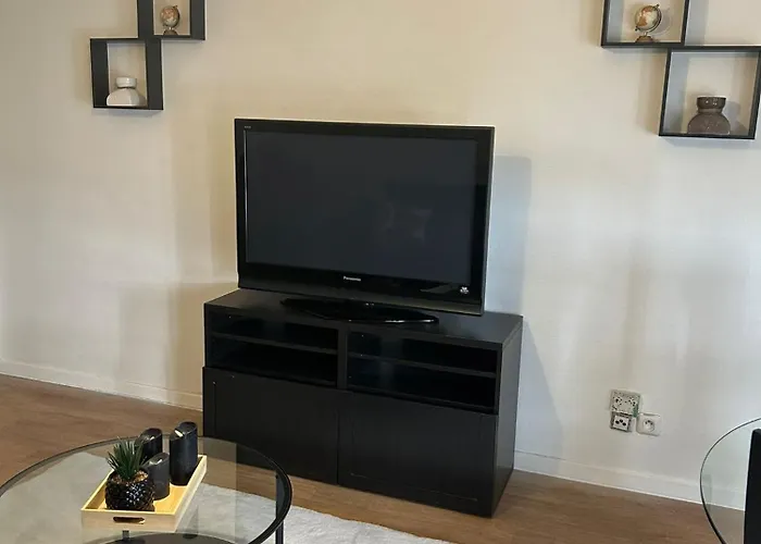 Proche Du Metro Et Universite *