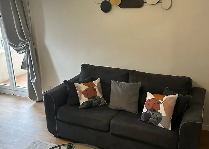 Апартаменты Proche Du Metro Et Universite *