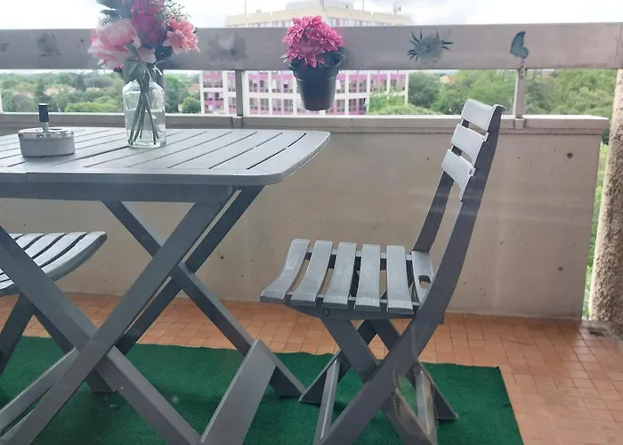 Proche Du Metro Et Universite *